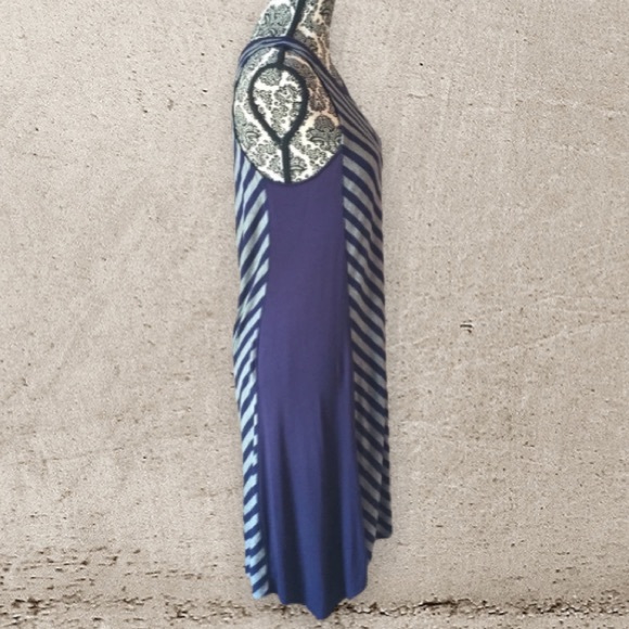 Navy blue and gray striped asymmetrical maxi dress. Small. Simply Vera Wang - Picture 2 of 5